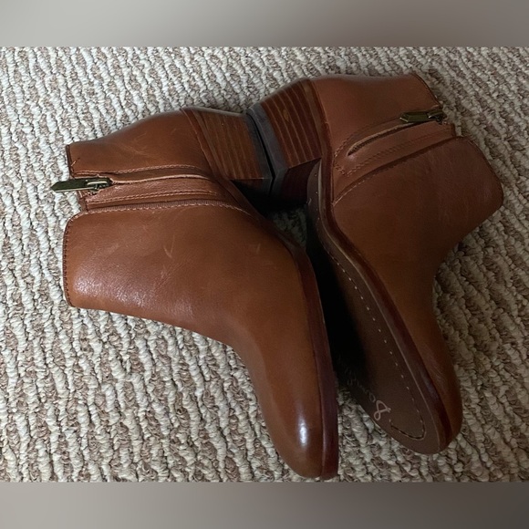 Sam Edelman - Picture 2 of 3